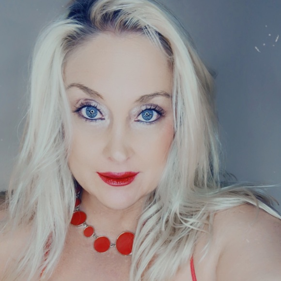 Vintage Red Necklace - Picture 7 of 8